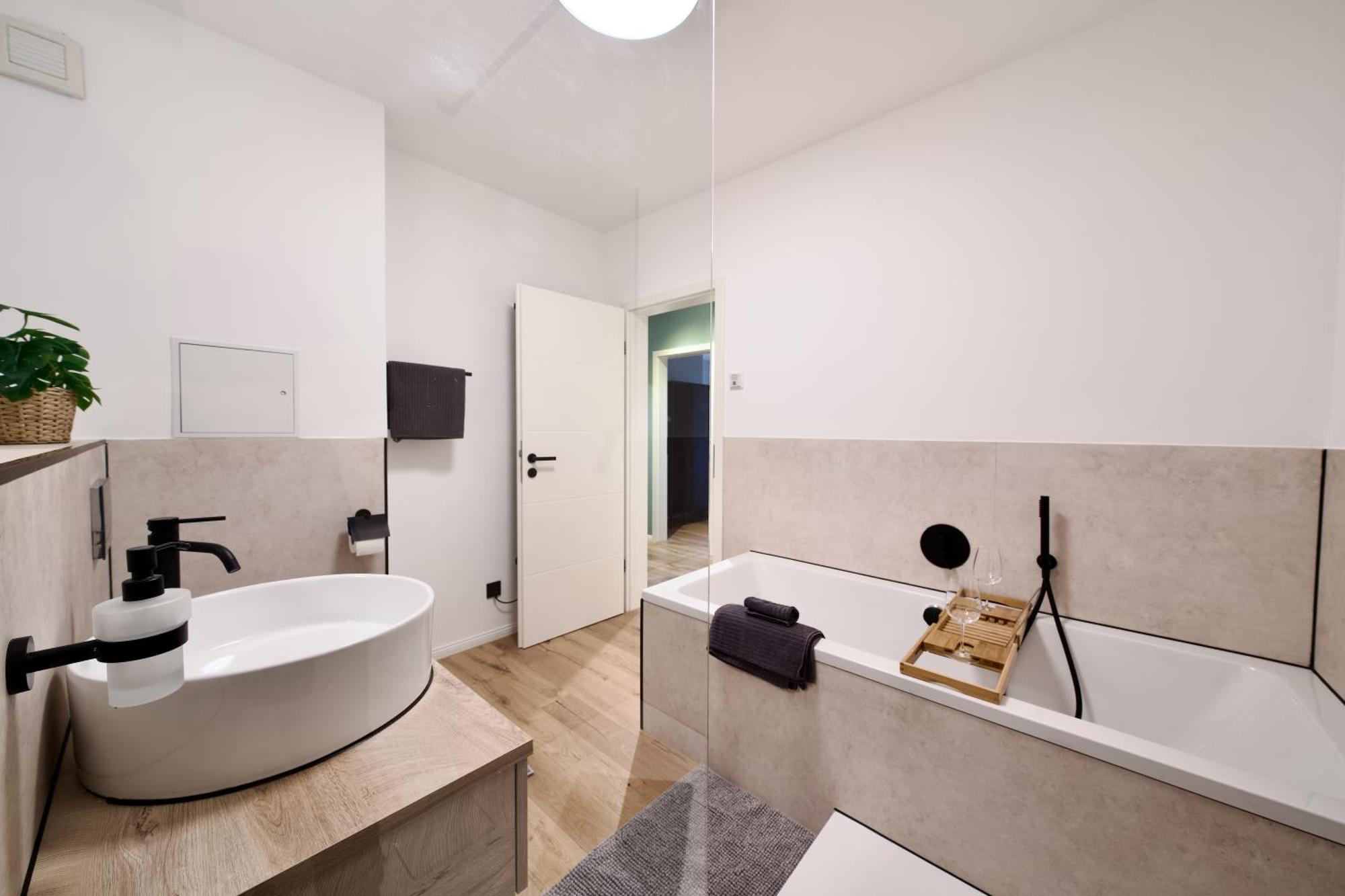 Apartamento Edler Wohnraum Schwanenteich-Penthouse Mit Garage, Grill, Kaffeevollautomat, Klima, Lift & Terrasse Zwickau Exterior foto